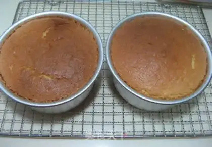 Make Roses with sponge cakes step 10