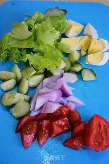 Make Fresh tuna salad step 1