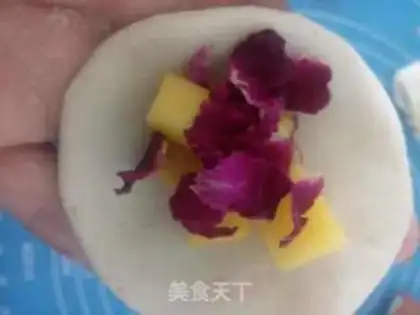 Make Panda, peach, rose bag step 3