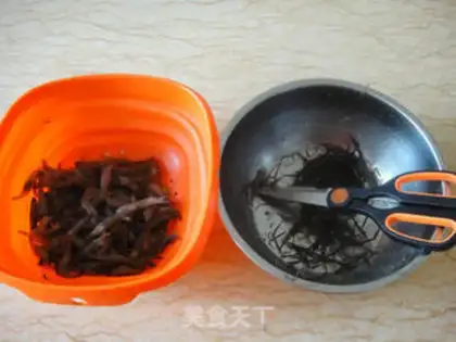 Make Shanghai oiled shrimp step 1