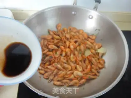 Make Shanghai oiled shrimp step 8