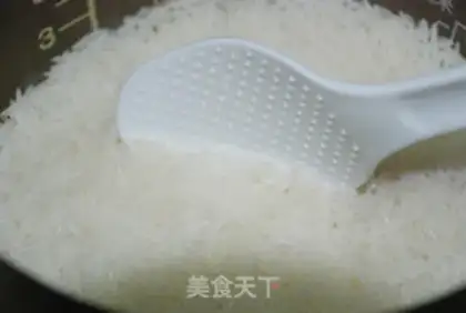 Make Japanese sushi against roll fish seeds step 1
