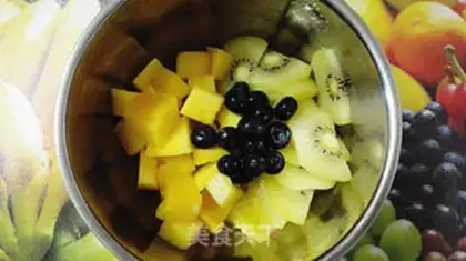 Make Fruit popsicles step 1