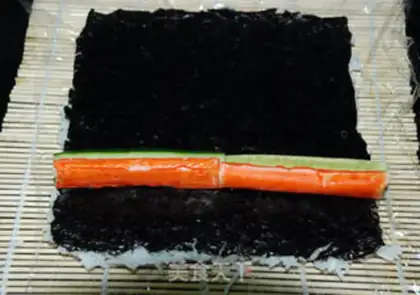 Make Japanese sushi against roll fish seeds step 5
