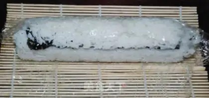 Make Japanese sushi against roll fish seeds step 7