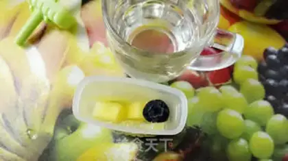 Make Fruit popsicles step 6