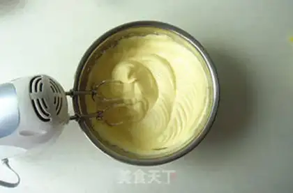 Make Coffee ice cream rolls step 3