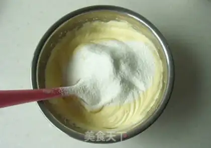 Make Coffee ice cream rolls step 4