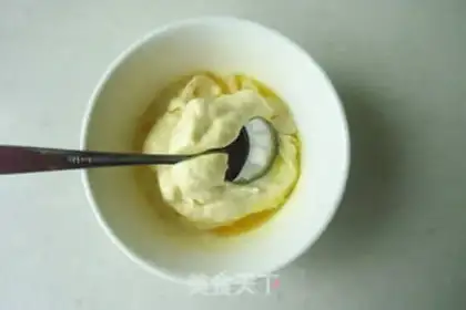 Make Coffee ice cream rolls step 5