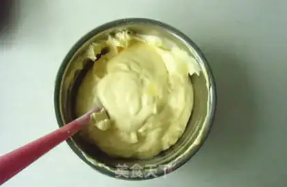 Make Coffee ice cream rolls step 6
