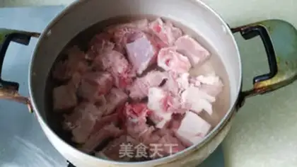 Make Old cucumber steak soup step 0