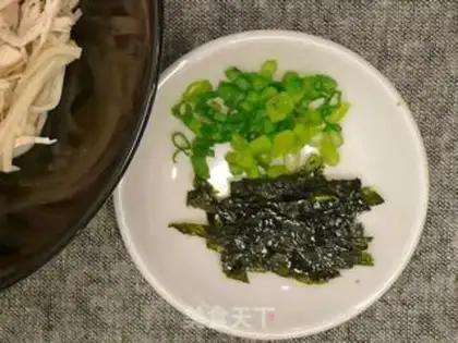 Make Shrimp noodles step 1