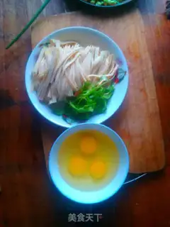 Make Soybeans with fried eggs step 1