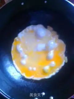 Make Soybeans with fried eggs step 3
