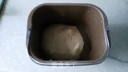 Make Milk almond bouquet bread step 4