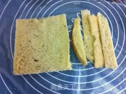 Make Toast sushi step 2