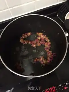 Make The rose roses, a crystal cake step 2