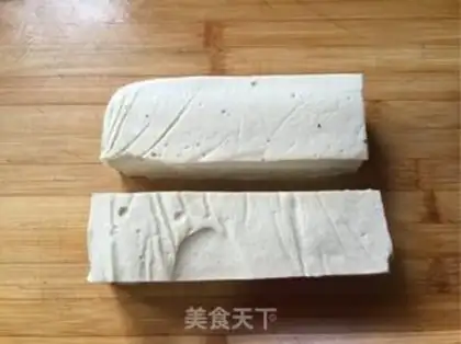 Make Dry pan oil, tofu step 1
