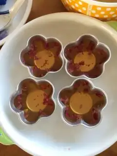 Make The rose roses, a crystal cake step 4