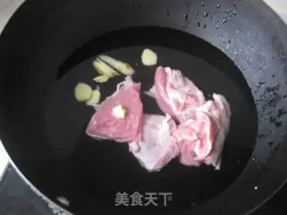 Make Hands on lamb rice step 0