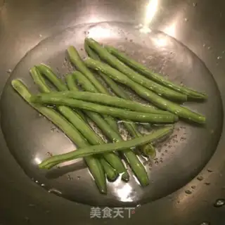 Make Garlic and yellowfish step 0