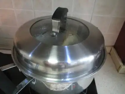 Make Tasty hands tore chicken step 2