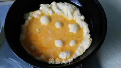Make Autumn fried eggs step 3
