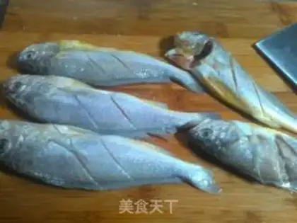 Make Snack, yellow fish step 1