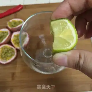 Make Bronze berries, honey water step 2