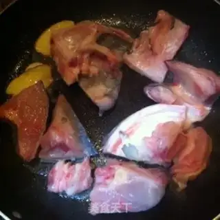 Make Fresh fish head soup step 2