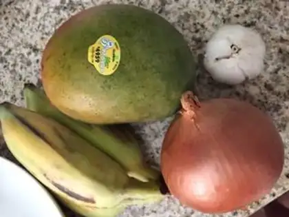 Make Curry beef mango step 1