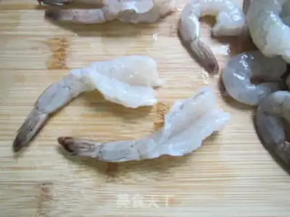 Make Shrimp ball and melon soup step 1