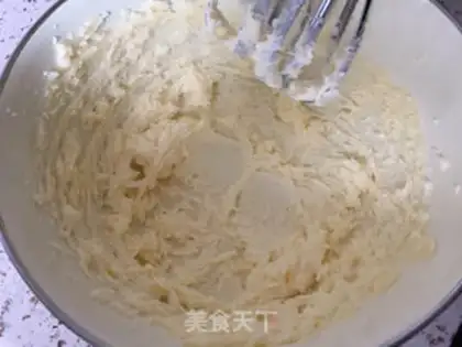 Make Mini chocolate plum pie step 1