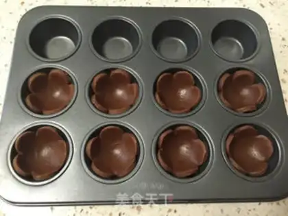 Make Mini chocolate plum pie step 7