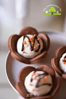 Make Mini chocolate plum pie step 12