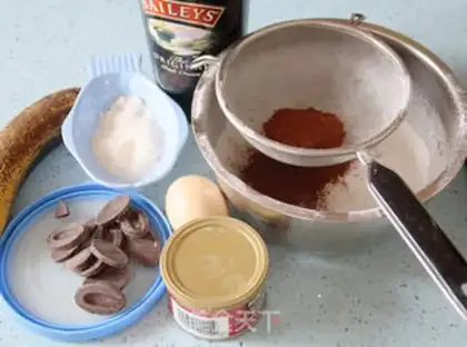 Make Berry banana chocolate cake step 0