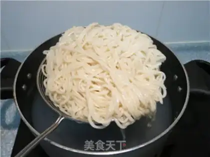 Make Wuhan has hot noodles step 6
