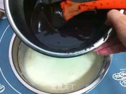 Make Blueberry chocolate cake step 6