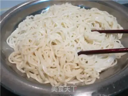 Make Wuhan has hot noodles step 9