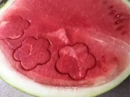 Make Watermelon platter step 4