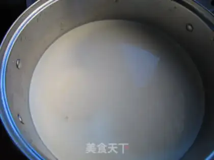 Make Old Beijing cheese roll step 1