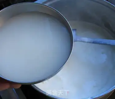 Make Old Beijing cheese roll step 3