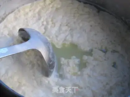 Make Old Beijing cheese roll step 5