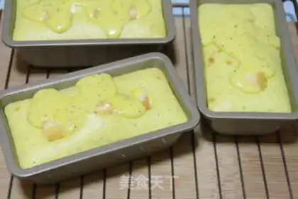 Make Red tea apple cheese pound cake step 13