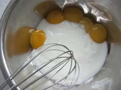Make Olive-oil yogurt cake step 2