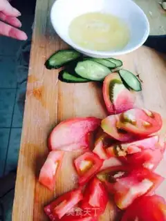 Make Healthy tomato egg soup step 1