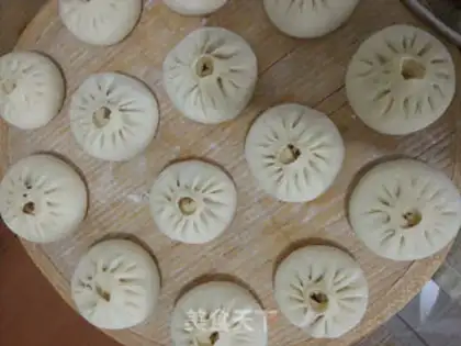 Make Puppet pork buns step 12