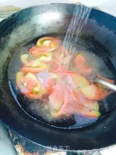 Make Healthy tomato egg soup step 4
