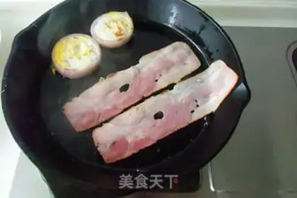Make Bacon eggburger step 1