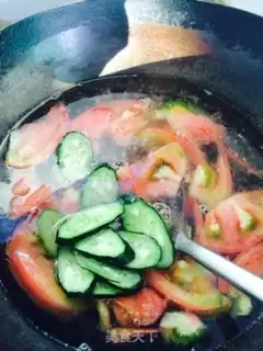 Make Healthy tomato egg soup step 5